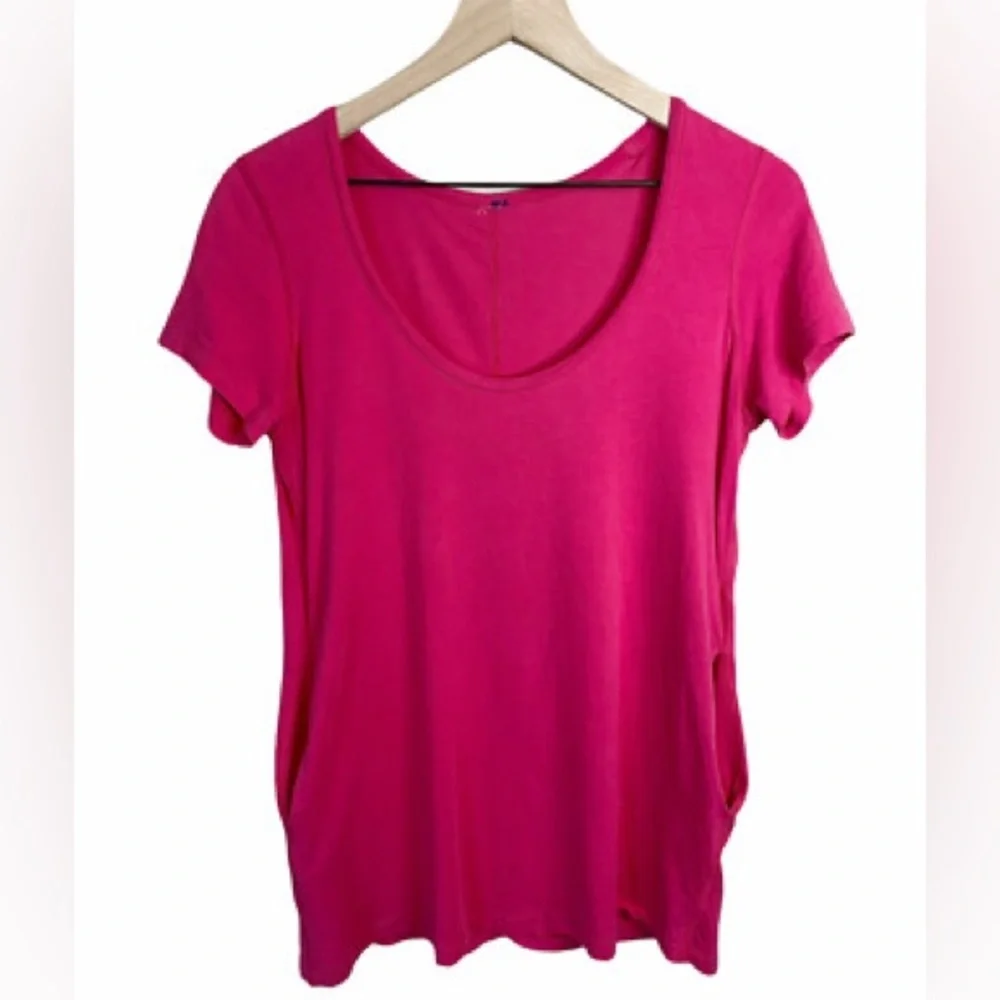 Lululemon Luscious SS Short Sleeve Pocket Scoop Neck Tee